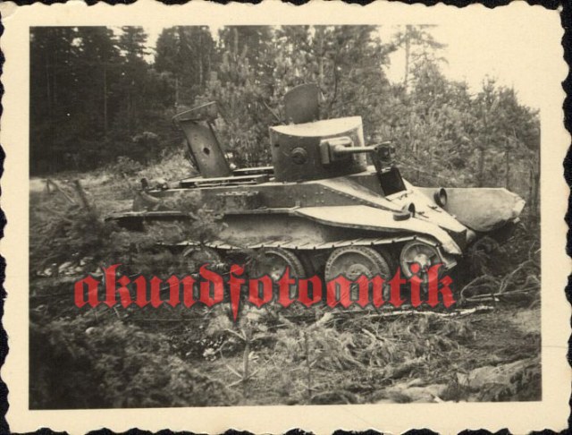 БТ-2 с Б-3 М-17 02.jpg